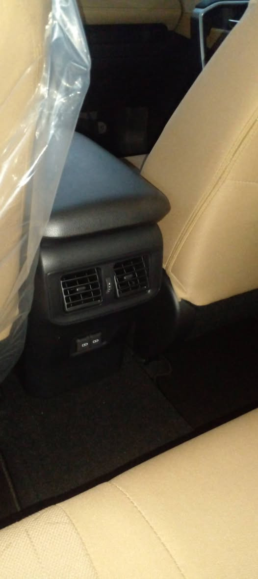 السلام عليكم 
تويوتا راف فور 

زيروووو

متوفر ٣ فئاة

هايبرد
فول فتحه

بانزين ففط
فتحه

بانزين فقط
بدون فتحه

تويوتا العراق 

ضمان شركه
صيانه ٢ سنه او ٤٠الف صيانه 
مجانيه

مرقم بغداد لوحه وسنويه بغداد 

للاستفسار  الاتصال على الرقم ففط

***********
