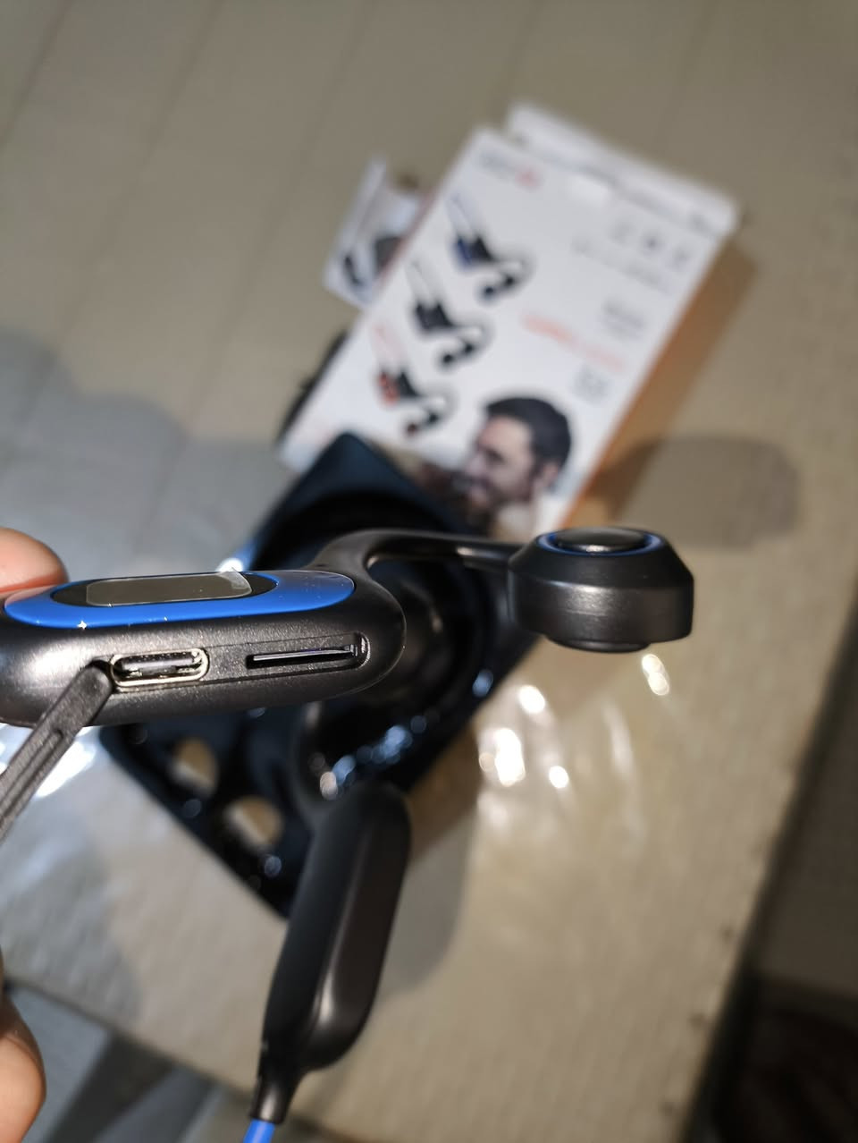 سماعات رياضية مميزة ثابتة عند ممارسة الرياضة والركض شحن تايب سي تحتوي على توسعة ميموري بلوتوث 5.3 سريعة الاتصال شاشة لعرض نسبة الشحن خاصية السماع الثنائي من خلال تقنية التوصيل العظمي شحن عن طريق كيبل مغناطيس السعر ١٥ الف


**إذا كنت صاحب هذا الإعلان وتريد حذفه لأي سبب، رجاءا أرسل رسالة إلى الدعم الفني**