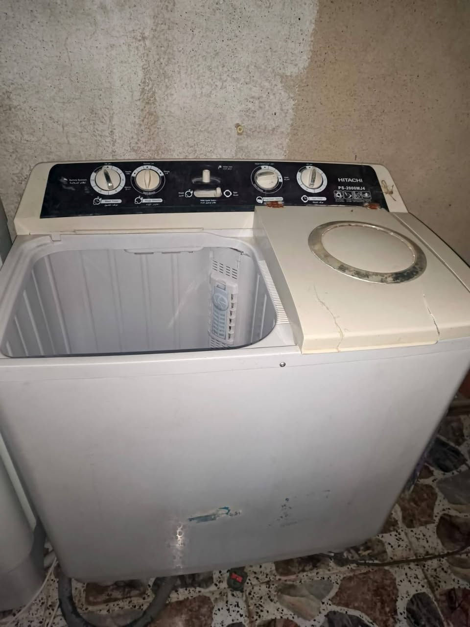 السلام عليكم غراض للبيع
ثلاجه سعر 150 وبيه مجال

 حجم كبير مَوصله مصلح ابد تثليج فول

طباخ اربع عيون وفرن كله شغال ستيل 120 وبيه مجال

غساله غسل تنشيف فول نظيفه سعر 65 مكاني واحد حزيران رقم***********
