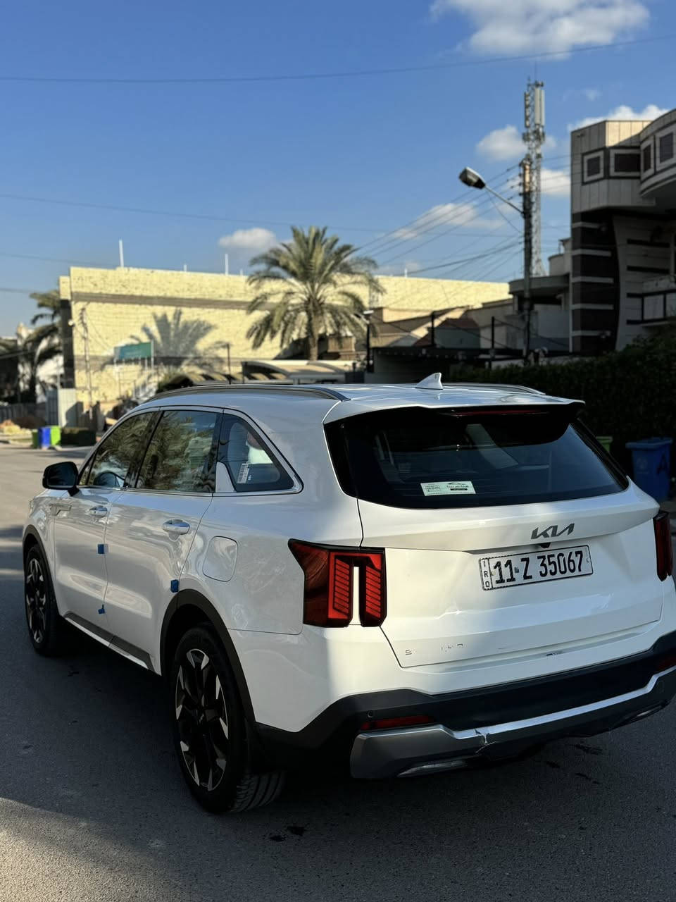 ‏‎سلام عليكم
للبيع 

كيا سورينتو 2025  قماره حديد 
رقم بغداد بسمي
‏ KIA SORENTO 2025

‼️ ضمان 5سنوات او 100الف كيلو متر ‼️--كامرات عدد-2 -داخل 64لون-رادار  🔥
بيها بارد صغير بصندوك 
🚘 خليجي 

🚘 ماشية 13 الف  

🚘 موديل 2025

⚙️ حجم المحرك 6سلندر 3500

⚙️ مرتبط بناقل حركة أوتوماتيك

🔑 مفتاح التشغيل بصمة 

     

🚗 فتح الصندوق كهرباء 

🚗 دفع ثنائي FWD 

‼️ اريل نفكيتر 

📍حساسات أمامية 

📍حساسات خلفية 

💡لايت زينون + LED 

🔦 كشافات 

🔦️ بك لايت LED 

🚘 قبضات أبواب من الألمنيوم

🚘 دخول بصمة ذكي 

🛞 ويل كب 20

🛞 4 دسك

✨️ اشارة في المرايا الجانبية 

✨️ المرايا قابلة للطي كهرباء

🌧 ماسحة خلفية +حساس مطر 

كشاف ضباب 

🎈عدد AIR BAG 2

🚗 ا ABS 

🖥 دشبول شاشة ديجيتال 

🖥 شاشة Apple Car play 

📷 كاميرا دوارة 360

💡الانارة الداخلية LED 

⭕️ مقود جلد حياكة 

🛣 مثبت السرعة Cruise 

🎶 المودات والاوامر الصوتية

🎶 ا Bluetooth / T YPCE  

🔋شاحن هاتف Wireless 

⚡️مخرج منفذ الطاقة 

🔍فحص نظام السيارة 

💺تتسع المقصورة ل 7 ركاب

💺المقاعد مخمل لون أبيض  فول كهرباء

💺حركة المقاعد الامامية كهرباء

👶 مثبت مقعد الطفل ISOFIX

❄️ تبريد شاشة لمس مناخين منفصلين 

❄️ 3 قطع تبريد 

🚘 أوضاع القيادة Drive Mode 

⛷️ نظام مانع الانزلاق 

⛰️ نظام نزول المنحدرات 

🟩 السعر المطلوب  _ ( 315$ )💸

مكانها بغداد سيدية 

لاستفسار الاتصال ع الارقام التالية 📲📲
***********
