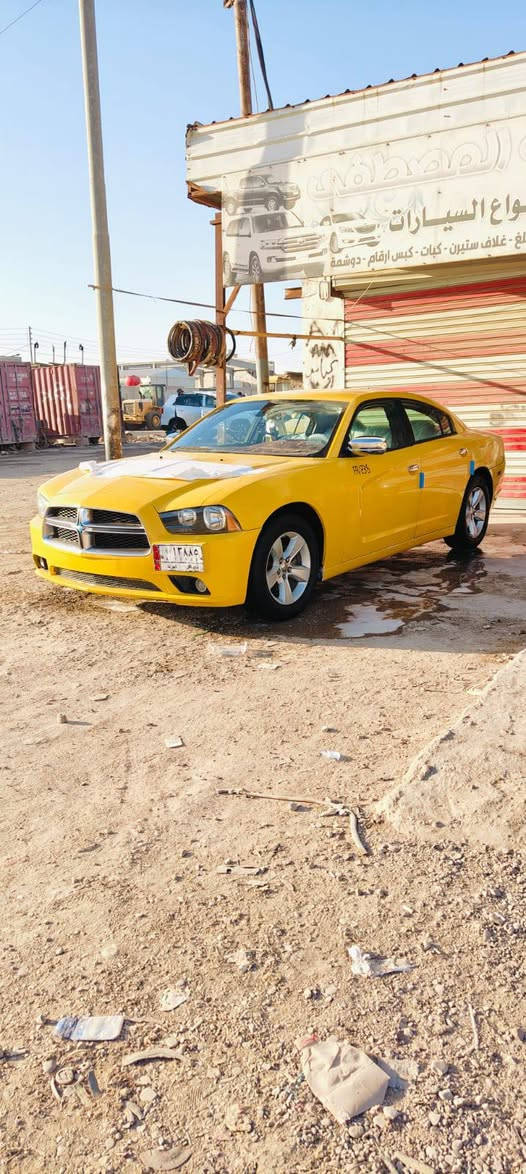 سلام عليكم جارجر موديل 2013البيع 

سياره جاهزه من كلشي مكينه وكير وحداديه واكسل 

السياره ما اذب عليه ربع جاهزه من كلشي مصفره هيئه 

وغرامات بسمي مداور ثاني يوم 

حادثه جاملغ وبنيد وبيه تعمير بل فخذه 

وبيه شويه تعمير بل جاملغ الخلفي 

السعر 120 وبيه مجال مكاني ناصريه قلعه سكر 

الاستفسار نتصل ***********
