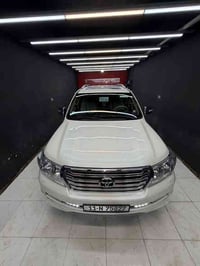 لاندكروزر • ٢٠١١ • ١١٤ الف