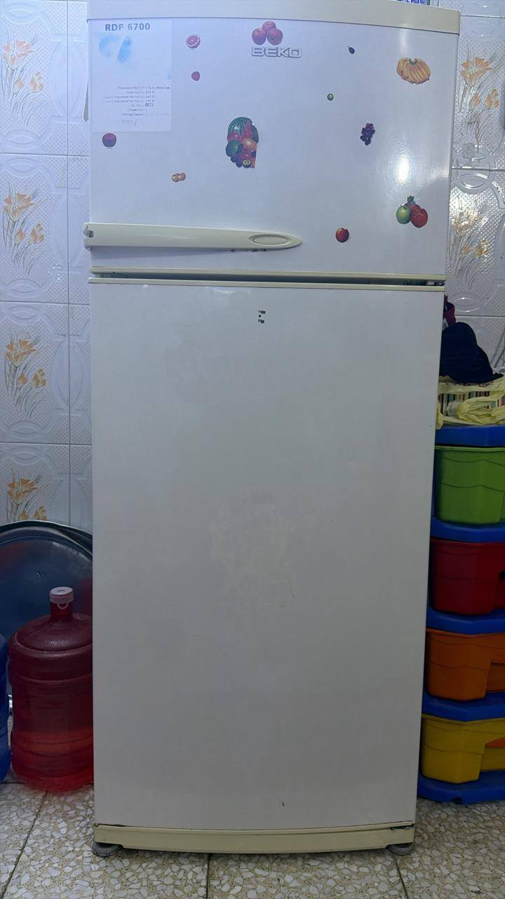 ثلاجة حجم كبير
نضيفة مابيها اي ضرر 
تجميد خير من الله نعمة 
سعر 225 
غسالة 100 قفل


**إذا كنت صاحب هذا الإعلان وتريد حذفه لأي سبب، رجاءا أرسل رسالة إلى الدعم الفني**