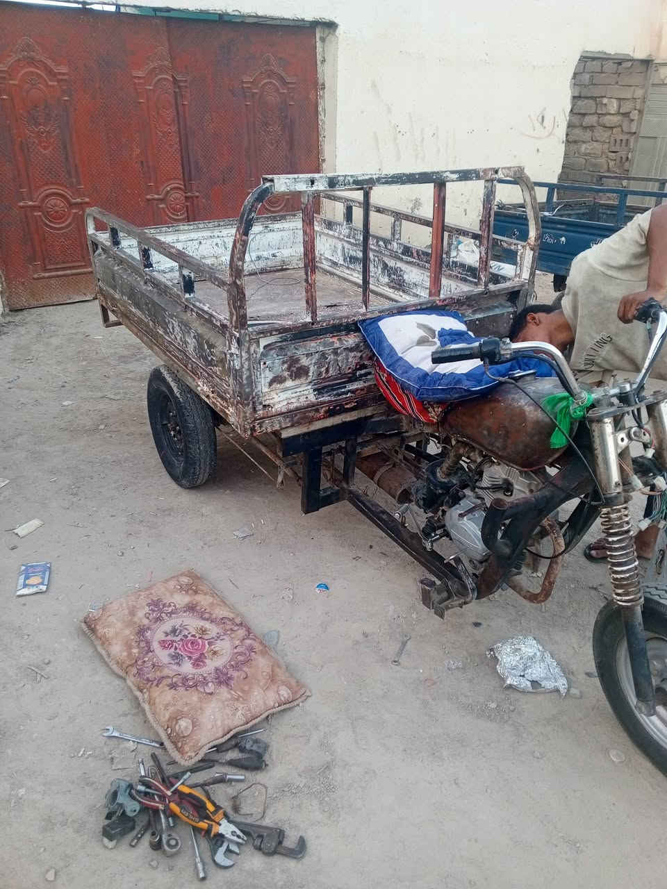 سلام عليكم ستوتات ثنين موديل 14و13اوراق أصولي شواصيهن مكفوله ستوتات شرط شغل مكان ناصرية مركز بل مدينه سعر واحد 150لوحده وبيهن مجال ***********
