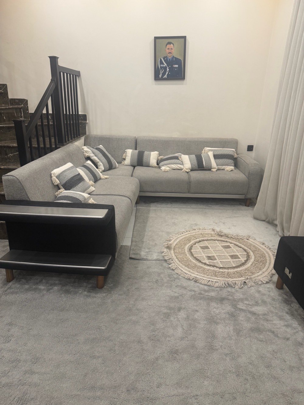 السلام عليكم

الدار للبيع



المساحة 10*10 = 100 م



البيت ضمن طابو زيونه مزرعه حمدي



يحتوي على 5 غرف نوم و3حمام واستقبال وصالة ومطبخ



حديقة خارجية



شلال داخلي



سنة البناء 2024مودرن



مجهز بتكيفات سقفيه مع كاونتر  اسباني



البلديات - حي التجار مقابل الامن العامة



قرب الشارع العامة



الاستفسار اكثر الاتصال او ارسال رسالة على الواتساب



***********



***********