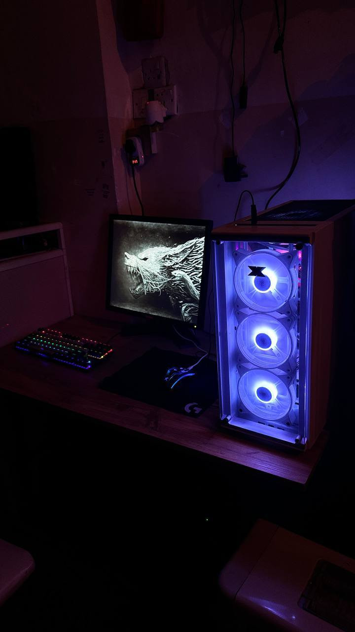 السلام عليكمpc للبيع
المواصفات👇
gpu:gtx1070 8gb مع العلبة موجودة
cpu:ryzen 5 3600
CPU cooler: BM6000 هيتسينغ كبير ومراوح ثنين
m.b: asrock b450 steel legend
ram:t.force 16gb 3200 mt/s Argb
ssd: sata 256gb
hdd: 500gb
power: 500w
case:xigmatek white 5 fans مراوح تحكم ريمونت
الجهاز اداء ممتاز باغلب الالعاب المتوسطة حرارة الكرت ب 3d mark ما عبرت ال 75  
جربته ب لعبه cs2 على اعلى الاعدادات 144 فريم تقريبا ويا الجهاز ماوس باد لوجتك صغير و ماوس وكيبل lan للانترنت وشاشة ديل تمشي بيها امورك لحد ما تشتري شاشة اضبط 60 هرتز بدقة 1280*1024 
بسعر 550 وبي مجال حك الجية لان ماعندي توصيل مكاني بغداد شاطئ التاجي. 
***********
