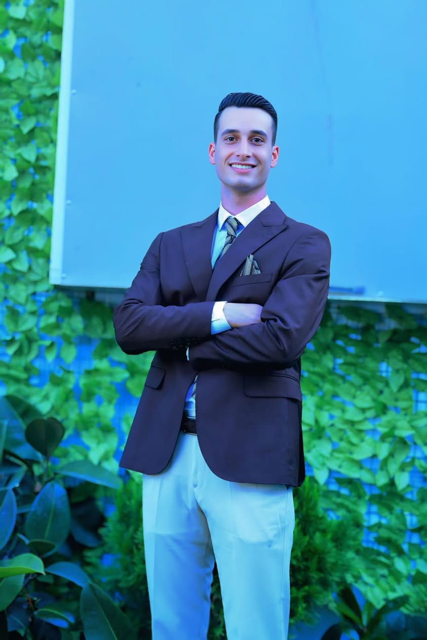"تهنئة عقد قران "تهنئه عقد قران🤍💚  للحبيب والأخ محمد علي الشمري 🥰 

إنّ الرُوح إذا إلتقت بمَن يُشبهها ترمّمت وتعافت وإكتملت 

            
عُقِد قِرانُ قلبهُ على قلبها لِيهَبُهم اللّه حُباً  لا فُراق فِيه 

أسألُ الله أنْ يجعلهُ عقداً تنعقدُ بهِ سعادتكم 
إلى أن تبلغوُا الجنانَ سويا

دامت الافراح في دنياك ودامت السعادة في حياتِك وأدام الله بينكما الوُد عامر 
وباركَ الله لكما وباركَ عليكما وجمع بينكما في خير وسعادة 

اللهُمّ بَارِك لَهم وأَتِمّ فَرحتهم عَلى خَيْير يا رب العالمين.
كادر ستوديو القمة 
للتواصل مراسلة الصفحة او على الرقم ***********
