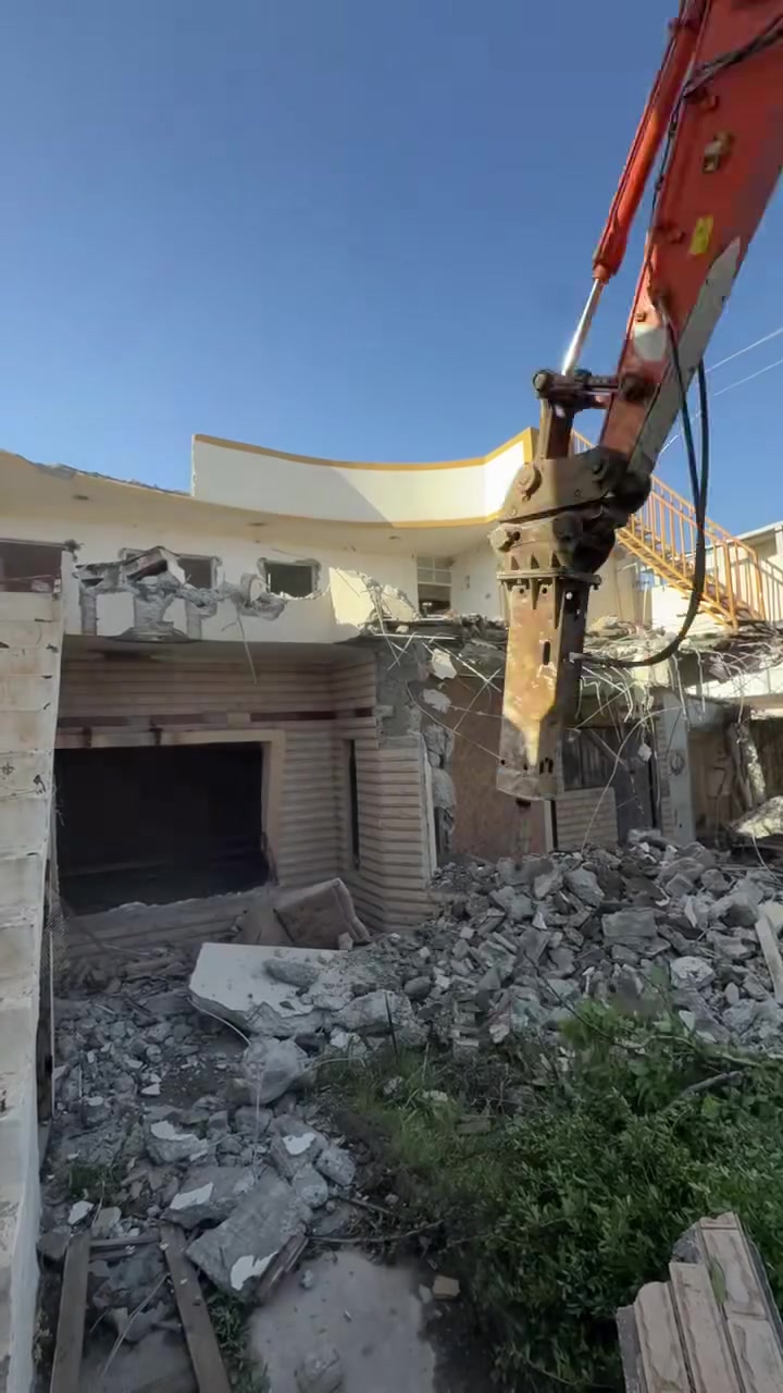 مستعدون لتفليش جميع المباني القديمة والحديثه..+وࢪفع الانقاض + حدل وصب البتلوات + بناء ودفن مابعد الصب...... بڪل انحاء محافظة ديالى بالأسعار مناسبة..! 
للتواصل مراسلة الصفحة او الأتصال 📌
***********📌
متوفر واتس اب 📌
للتواصل انستا 📌
@x_0o_i
