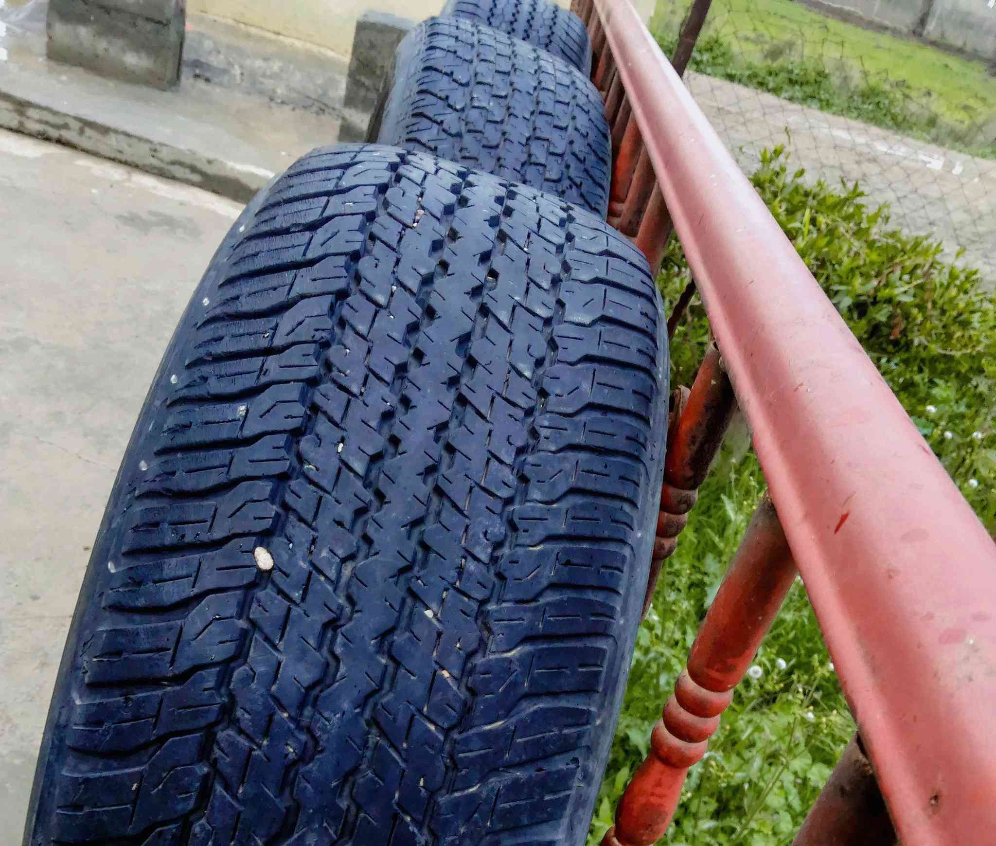 السلام عليكم ورحمة الله ...
تخم تايرات  لاندكروز دلووووب الاصلي جديد بمعني الكلمة مكفولة من البنجر والضرر  نظافة ٨٠% منريد نكول ١٠٠% للمصداقية الشراي يخابر وبي خير ويدلل مكان بغداد اليوسفية 
***********
***********
