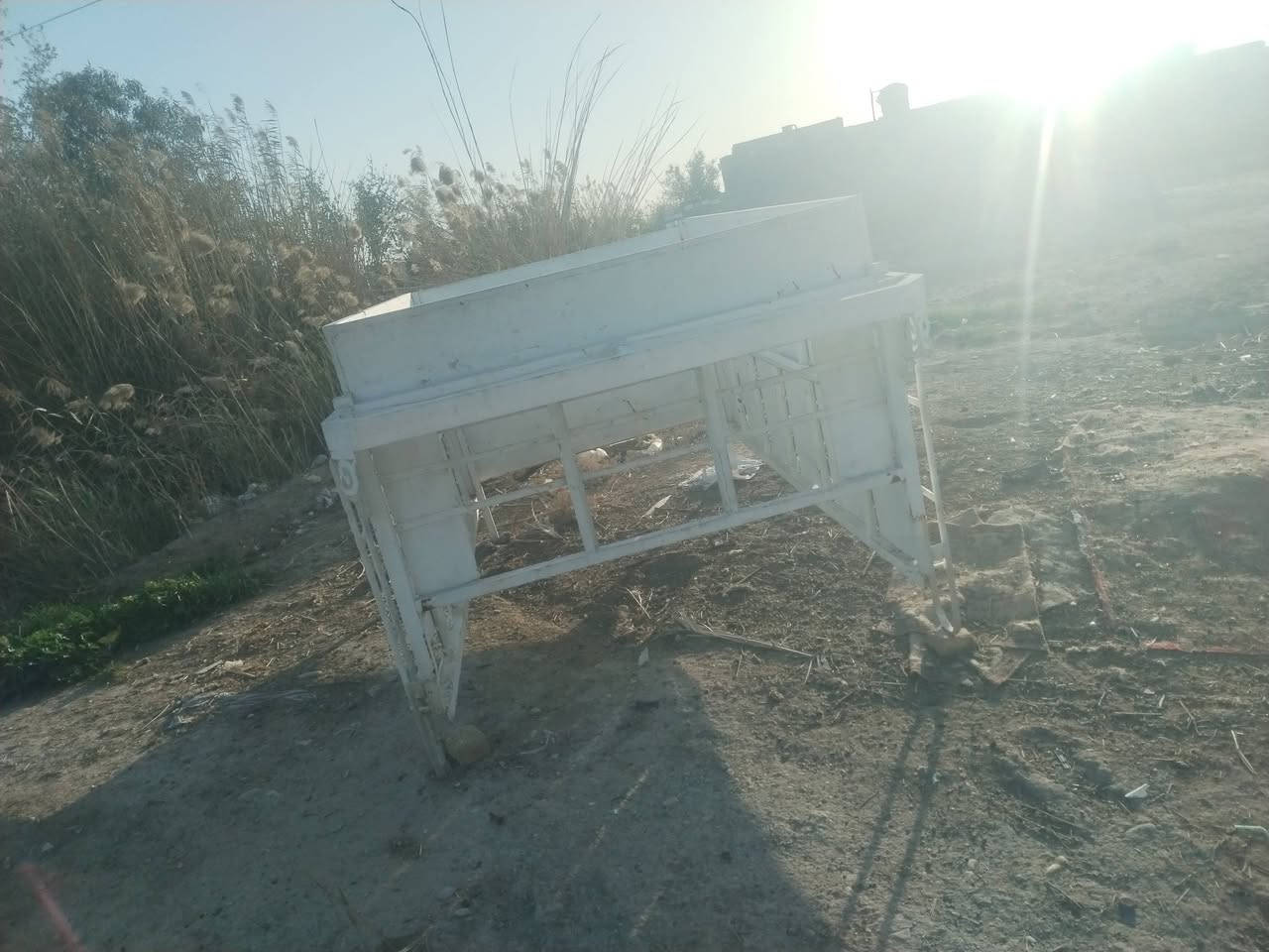 محجر كيا نثيه قاطين ارتفاعه ١٢٠ العنوان واسط قظاء النعمانيه السعر ٤٥٠وبيه مجال ***********
