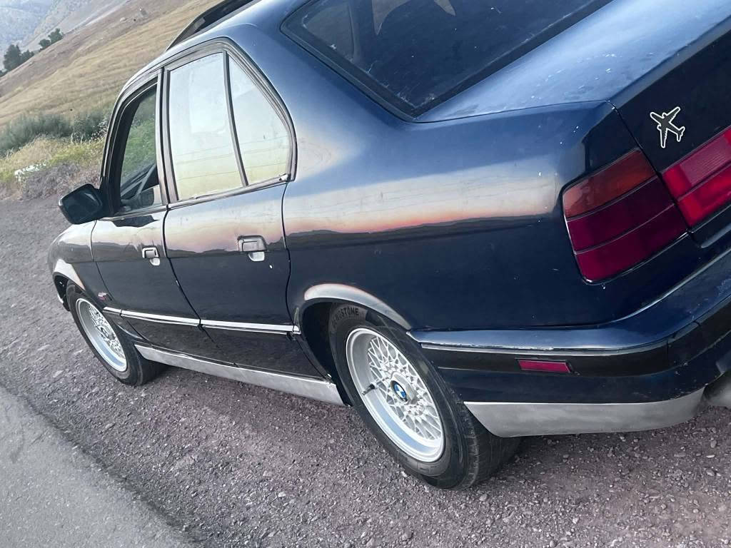 bmw520 کەپس
سەنەوی نەینوا 
مەکینو گێڕی بەشەرتی فیتەر 
لایت ئەڵقە گێج ئەڵقە 
سەقف سڵایت مەزبوت 
دوجام کارەبایە 
حیچ لێدراوینی 
کارەبای مەزبوت
ویلوتایەی لۆک 
کامل گیانی جاهز 
حیچ مەسرەفی نیە  
نرخ 24 گلا 
ژم *********** الرمادي, الأنبار
