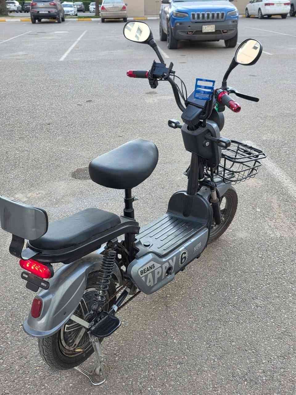 السلام عليكم
دراجه شحن 🛵🔋
📍استخدام شهر 
📍نمره 1 =25
📍نمره 2 =30
📍نمره 3 =52
📍نمره 4 =60
سرعه حقيقيه 35km ✅
📍مده شحن من 3-4 ساعات. 
سويج - بصمه -قفل. 
📍تشغيل عن بعد. 
📍بايدر مع ملحقاته. 
✔️سعر:٢٧٥💸
بيها مجال. 
واتساب 📞***********
