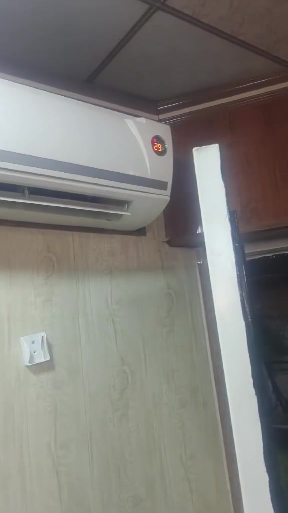 طنين وسدس شغال كامل تدفئة تبريد سعره ٣٥٠


**إذا كنت صاحب هذا الإعلان وتريد حذفه لأي سبب، رجاءا أرسل رسالة إلى الدعم الفني**