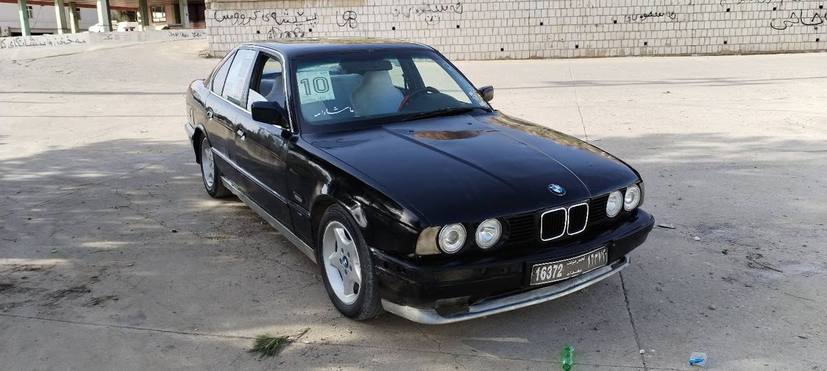 سەرەتا بەناوی  خوای گەورە BMW520گێڕ عادیدەعمولیدراوی نیە چوارەتایەویلی لۆکی لەژێرە چرکەی تیانیە کارەبای مەزبووتە زۆر بەقوتە چوارجام کاربای  تەجیلی ئیش دەکات تاقم پێشی لۆکی بۆ بەستراوە لایت ئەڵقەیە  باتری تازەیە سعری15گەلاو مەعامەلە شوین سەید سادق ژم***********
