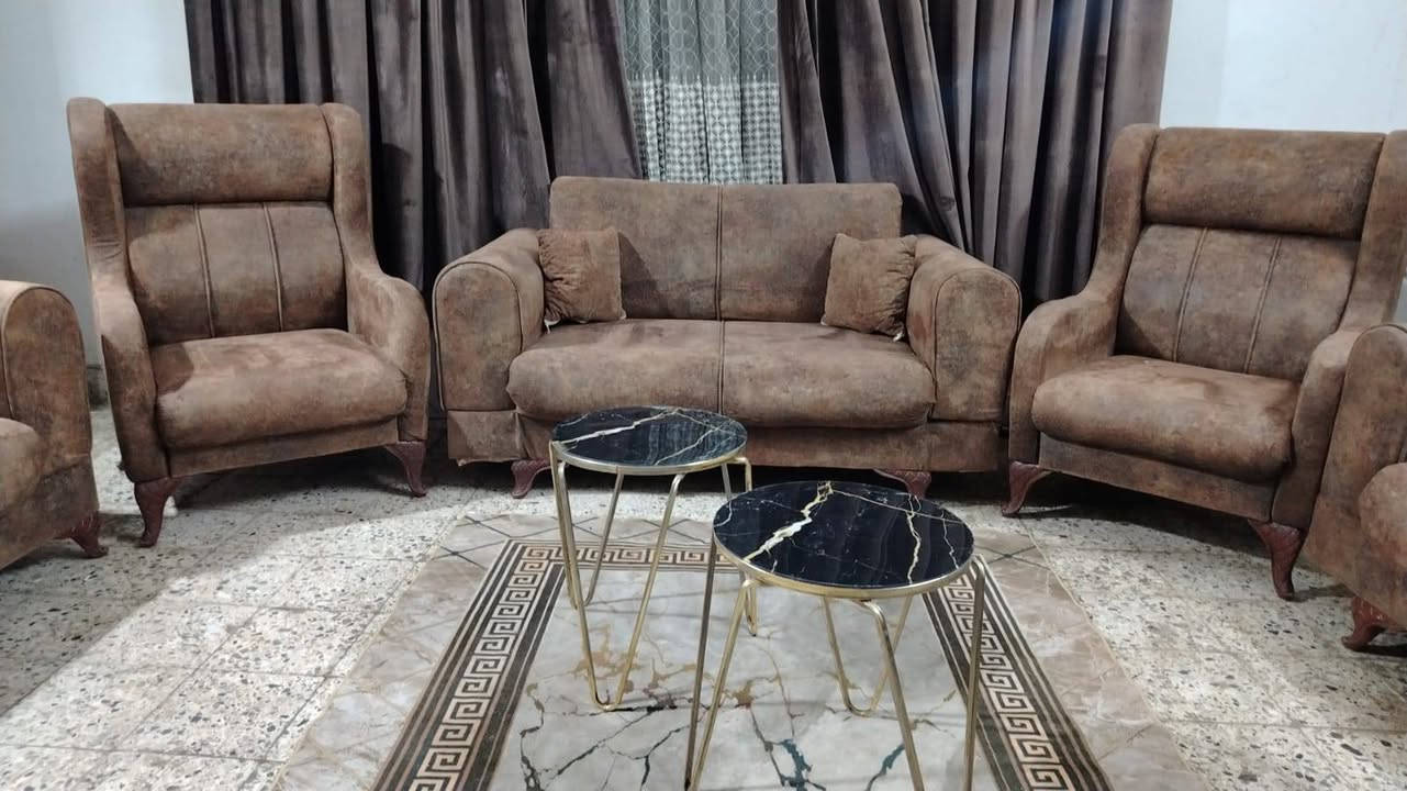 تخم 10 مقعد💺 اخو جديد اي ضرر مابي خشب بلوك اسود كلش ثكيل تكمه تفحص وتاخذ سعر ,,250,,بي مجال مكان لبياع *********** يوجد واتساب
