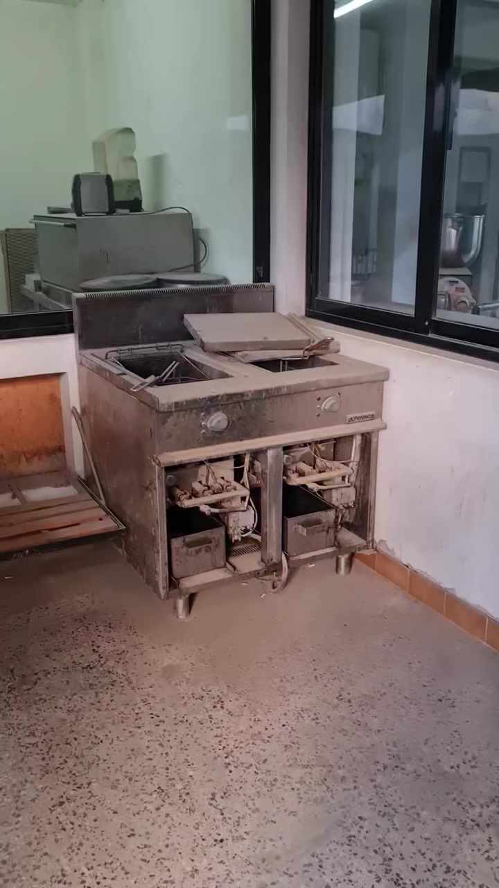 غراض مطعم ومستلزمات تجهيزات غذائية
متكامله للبيع
بالامكان زيارة المخزن للمعاينه يوم السبت القادم 28-2-2026
من ال 10 صباحا
لغاية 10 ليلا
بغداد- الاعظمية - شارع الضباط
سعر خاص في حال شراء كامل المواد او لمجموعه قطع
للاستفسار 
يرجى التواصل على واتس اب 
***********
