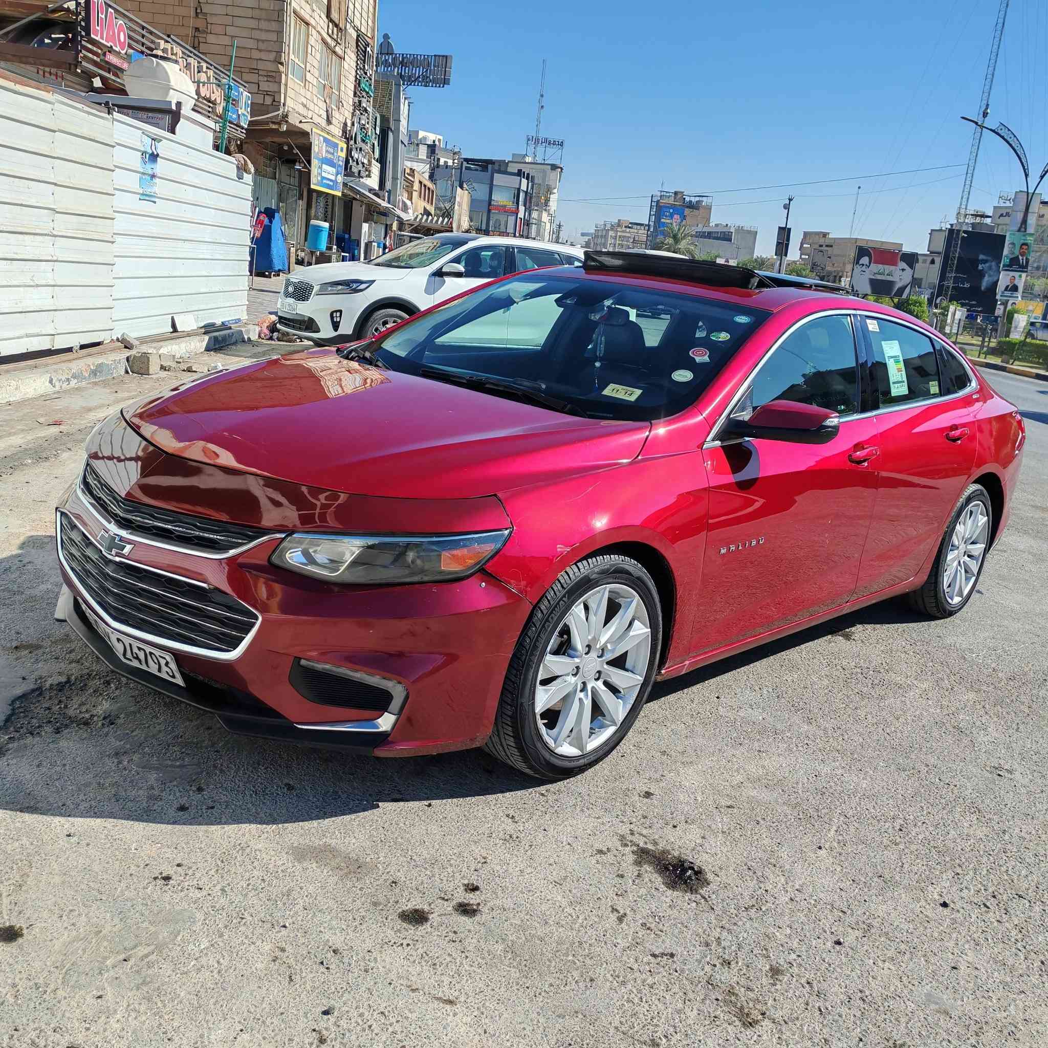 السلام عليكم // 85
شوفرليت ماليبو 2017 رقم شمالي جديد السيارة فول مواصفات للأخير أعلى مواصفات بال ١٥٠٠ بانوراما كشنات جلد كهربائية ورادار وغيرهن هواي
محرك ١٥٠٠ توربو راعيها عربي مو كردي و وكالة مجانية
محرك وكير وتبريد وتدفئة وتخم تاير كله تمام
السيارة حادثها بنيد فقط بدون جاملغات ما واصل للراديتر وصور الحادث بالمنشور 
وبيها حادث بالعراق جنطة وصبغ جاملغات خلفية وتكم توحيد لون بدون معجون ومعروف اللون العنابي وموجود فيدو للتوضيح 
قمارة مكفولة
سعر السيارة 85 ومكانها كربلاء للإتصال ***********
