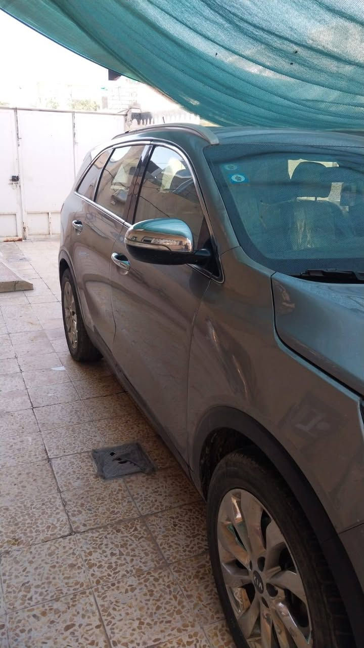 السلام عليكم سورنتو١٩مكينه ٤سلندر  جي دي ٢٤٠٠رقم بغداد بأسمي ٧ راكب سياره جديده بيه كم قطعه صبغ اني ابيع صبغ عام ماشيه ٨٠ الف ميل سياره جاهزه الف متصرف عليه مكاني ديالى بعقوبه المركز  *********** سعر ١٥٠ وبيه مجال
