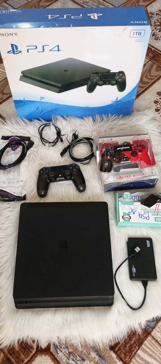 بلي 4 مهكر. . نص تيرة. لو ستيكر. ممفتوح شرط نضافة والفحص معه كامل ملحقاتة وكارتونته وكله جديد ...
 جوستكات 2 جديدات. 
و هارد خارجي جديد.. 
وهذني لعبات البي. وكو بعد من احلا الالعاب
... المكان نجف كوفة صوره الوائلي. ... 
..... 285 وبي مجال قليل لشراي... 
Assassin's creed. Mirage. . . .  مدبلج مترجم عربي
‏DAYS GONE. . . . عربيه 
‏
‏Far Cry® 4.... مترجم عربي 
‏
‏Call of Duty®:WWII
‏
‏Call of Duty®: Modern Warfare
‏
‏Devil May Cry 5 مترجم
‏
‏Bus Driver Simulator
‏
‏ABZU مترجم
‏
‏PES 2025 . عربيه 
‏
‏pES 2018  عربية 
‏
‏PES 2026 عربيه 
‏
‏Outlast 2..عربيه 
‏
‏God OT warar by morad مترجم عربيه 
‏
‏God of War® III Remastered مترجم عربي
‏
‏Hitman: Blood Money HD.  مترجم عربي
‏
‏Grand TheftAuto Anime Legend [EN-PTI
‏
‏Hellblade:Senua's Sacrifice TM عربيه 
‏
‏Grand Theft Auto V  مترجم عربي 
‏
‏Little Nightmares II مترجم عربي
‏
‏Little Nightmares مترجم عربي
‏
‏Minecraft: PlayStation®4 Edition 
‏
‏RESIDENT EVIL 2 مترجم عربي 
‏
‏Resident Evil 4 مترجم عربي
‏
‏Sekiro TM Shadows Die Twice
‏
‏Senua's Saga Hellblade II مترجم عربي 
‏
‏Tomb Raider مدبرلج ومترجم عربي 
‏
‏Unravel TWO مترجم عربي
‏
‏Sonic Colors: Ultimate ULTIMATE
‏
‏Spyro Reignited Trilogy عربيه 
‏
‏واتش دوغز: ليجن - abodora عربيه 
‏
‏LEGO DC Super -Villains
‏


**إذا كنت صاحب هذا الإعلان وتريد حذفه لأي سبب، رجاءا أرسل رسالة إلى الدعم الفني**