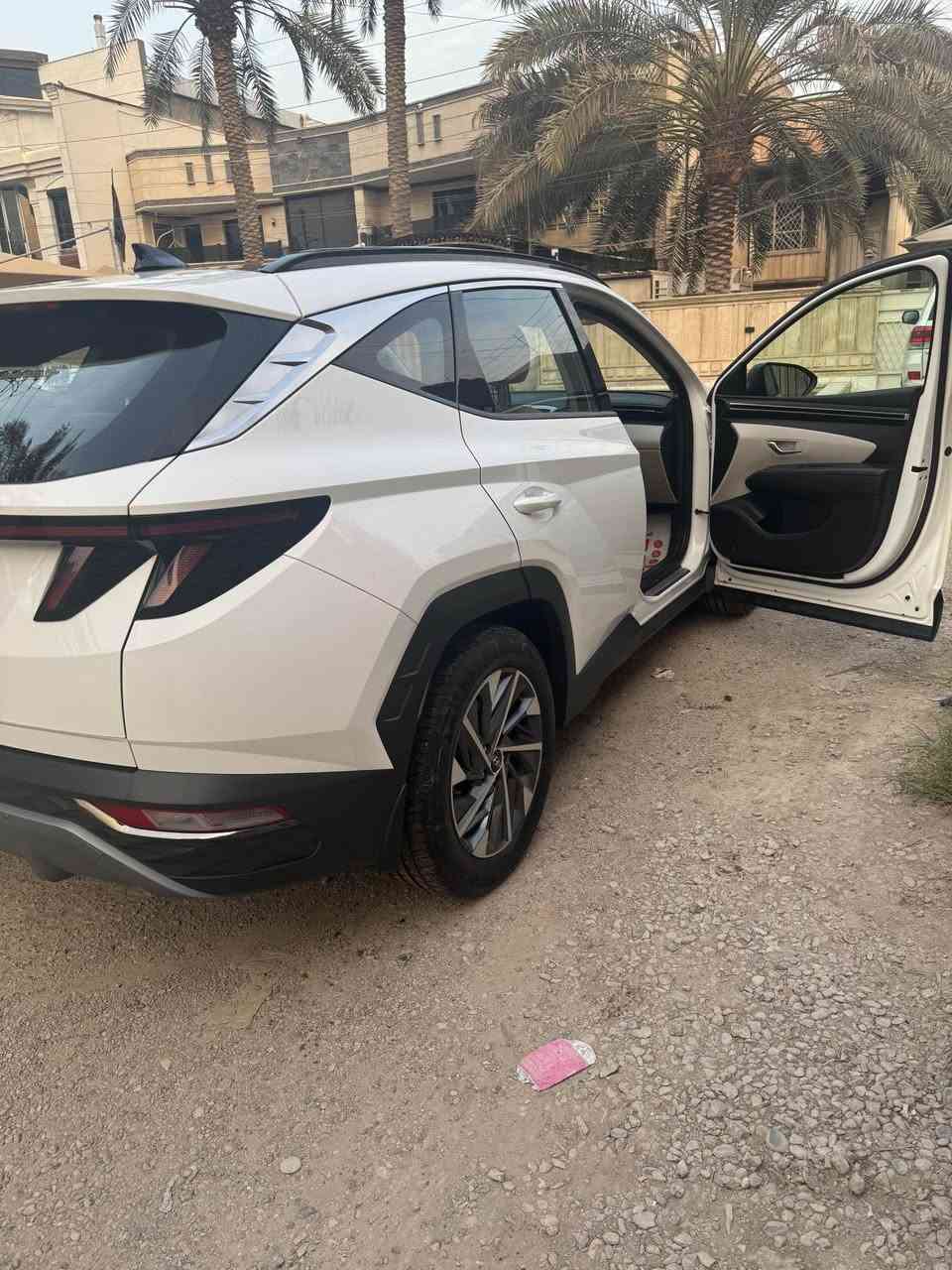 السلام عليكم
توسان 2023 للبيع
فوووول مواصفات 
ماشية 25 الف
بيها بارد بسيط بالباب عكس السايق الخلفي
السعر /21500$
مكان السيارة / بغداد البنوك
هـ/*********** بغداد, العراق
