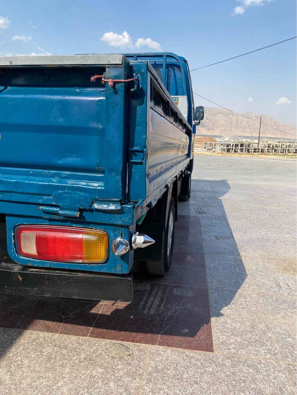 ***********
موديل ٢٠٠١
مه كينه ٣٠٠٠عادى
هه مو كيانى له سه ر ده قى شه ريكه ماواته وه 
گيرو مه كينه و ئه كسلى به شه رته 
نه نه وى جنوبى دو باره ى له كه له رانية, السليمانية
