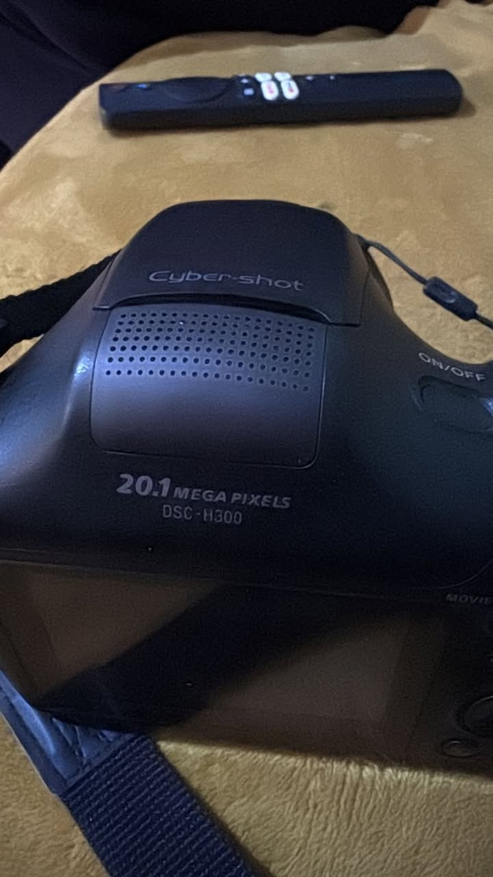 سوني H-300
كامل مواصفات جديده بعده ما مستخدمه سعرهه 200 وبيه مجال التواصل على رقم فقط ***********
