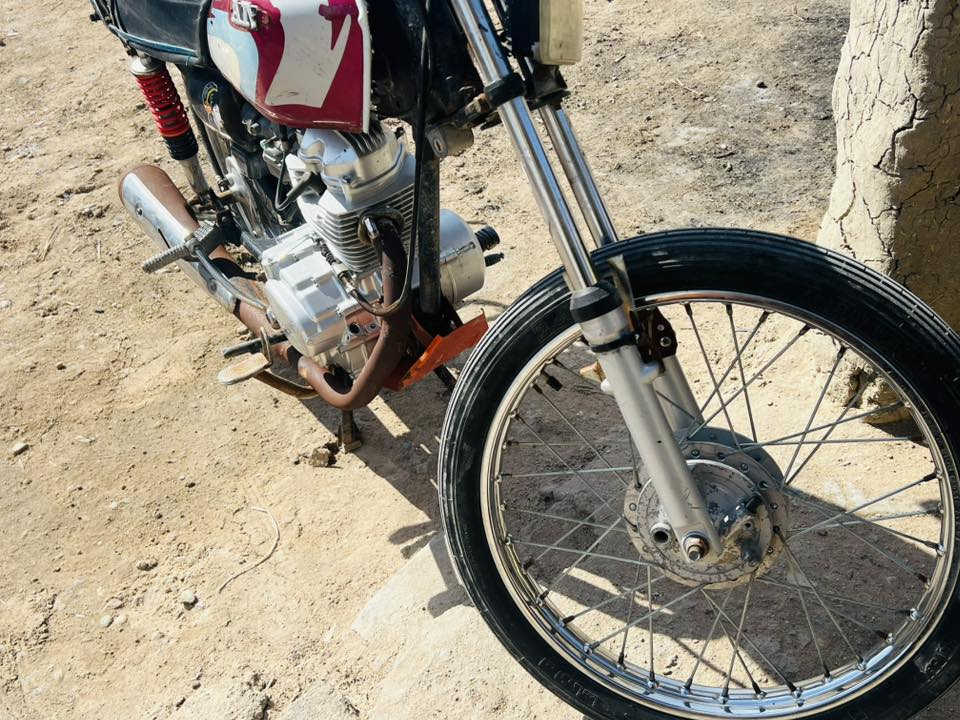 ادوات 23 دراجه جاهزه كهربائيات ومكينه 450 وبيها مجال
مكاني الهوير ***********
