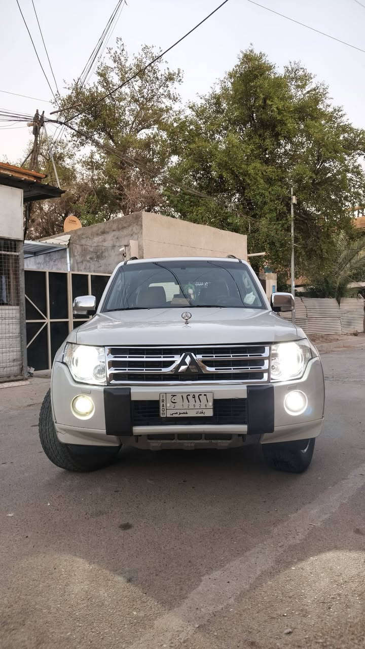 باجيرو حبتور فول الفول
موديل10
كفاله عامه عدا بارد بسيط 
السياره جاهزه من كل النواحي كير مكينه تبريد حداديه تايرات ادامه كامله 
حساسات خلفيه 
تحكات ستيرن كشنات كهرباء 
كشنات جلد 
فتحه 
ماشيه260
السعر 135وبيها مجال 
السياره رقم بغداد باسمي تحويل ثاني يوم 
مكان بغداد 
***********
