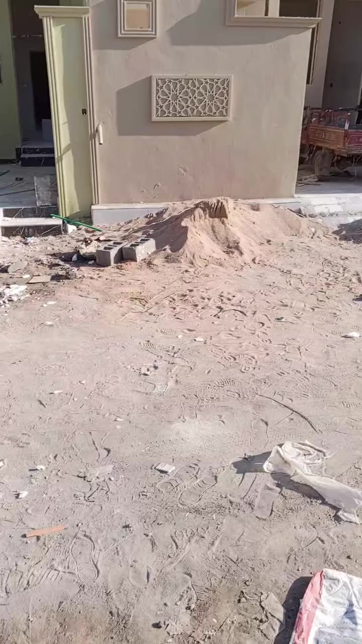 ثلاثة بيوت ملك صرف زراعي كل بيت بي ثلاثه غرف مساحت البيت 145 العنوان الجزيرة  غرب جسر الثاني ***********
