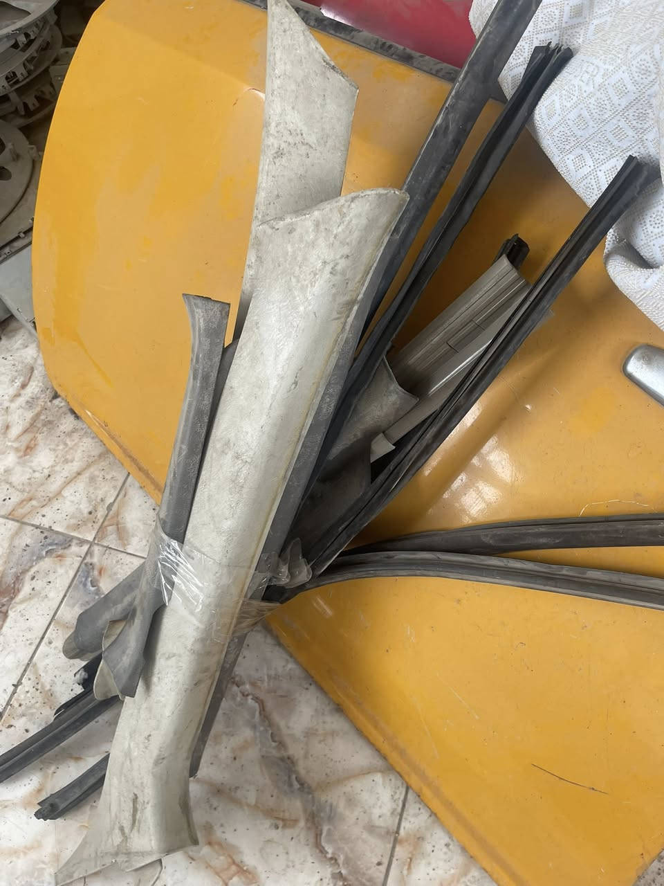 بطاين ام كي.  دواسات ام كي.  سفايف.  وحصان. ام كي. سعر. كلهن. ٦٠ الف عنوان. بغداد ***********
