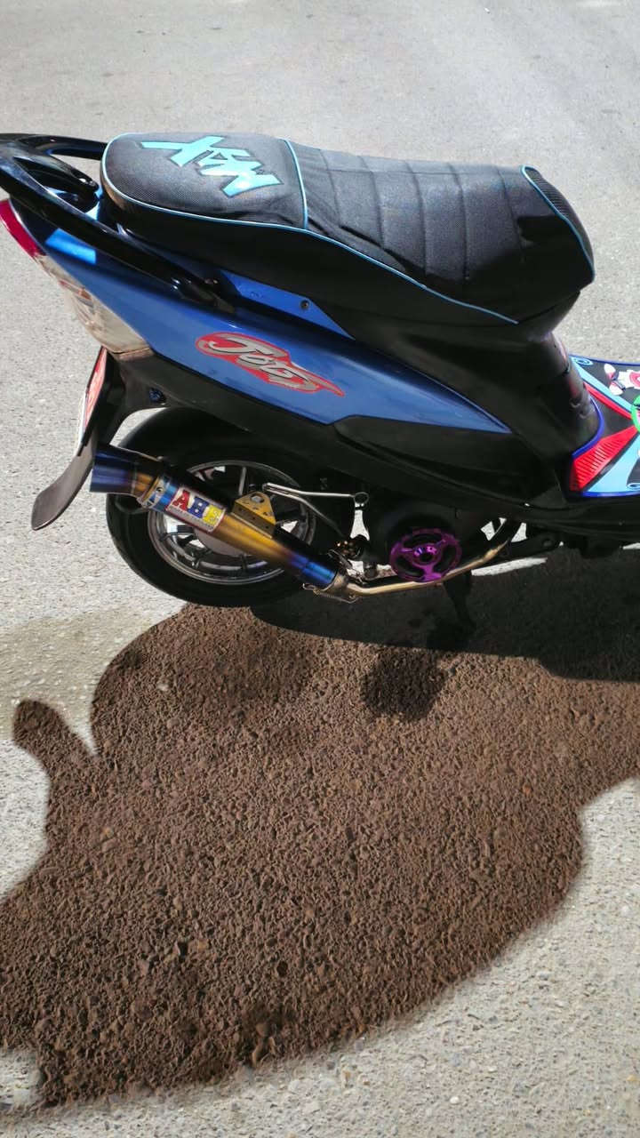 السلام عليكم ماكس عدله كفاله عامه من كلشي دراجه بلادي ٤٩ مكينه خرسه كلشي شغال بيه  هندر اشاير بك لايت عالي ناصي هورن كلشي شغال ماتذب عليها ربع دراجه مزوده من الخارج كفر كشن اشاير بلادي بك لايت بلادي جيب مصلح وياك وافحص دراجه نقصها بس سايق كامله مكمله  سعر (( مليون )) مكاني بصره القبله الرقم: ***********
