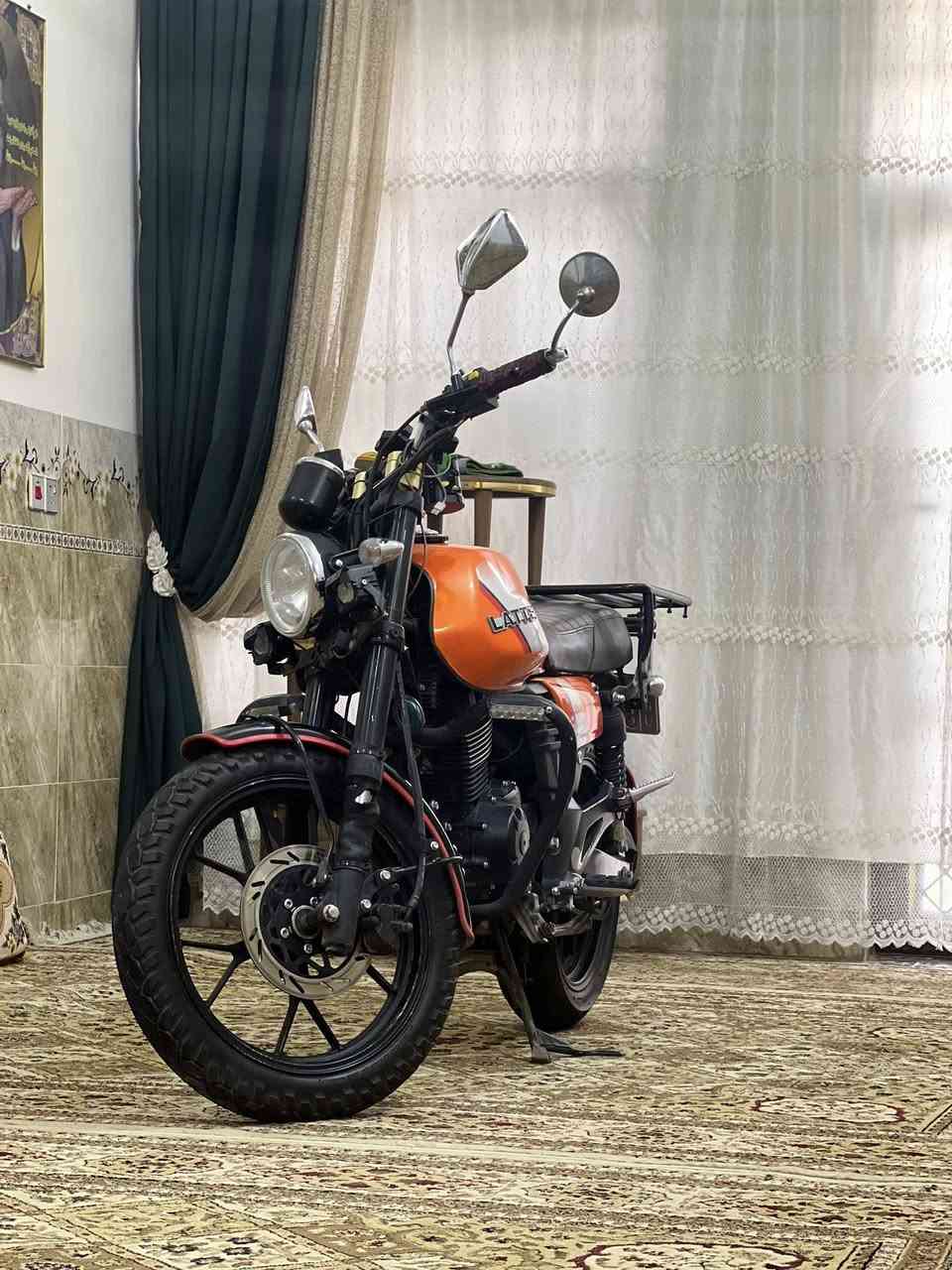 السلام عليكم 
دراجه دايوان لأتي ✈️ 2023 دراجه اخت الجديده الدراجه ماشيه 38 الف دراجه نضفه وحلوه دراجه رقم وسنويه ب اسمي بس عندي لوحه ضاعت وقدمت بلاغ وكملت كلشي باقي بس دفع الغرامه و إسلام الوحات سعر 2300 وبيه مجال رقمي ***********
