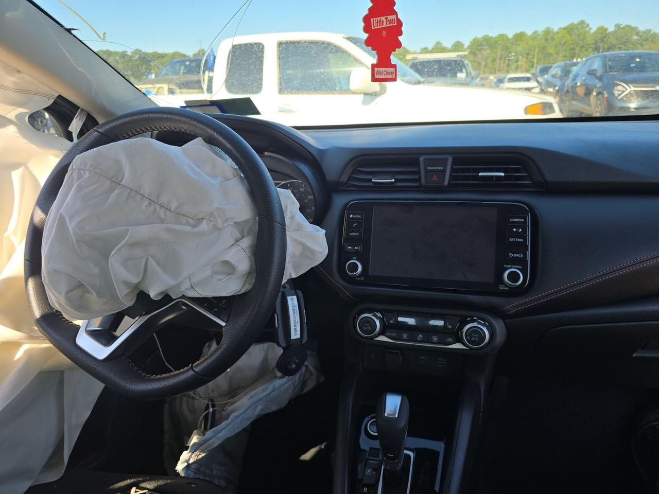 سلام عليكم
نيسان فيرسا موديل 25 حادثها كما واضح بالمنشور 

حاليا سياره بالحره بالمكان دخول على كتاب ذوي الشهداء 

سعرها واصل على كتاب شهداء ب95 واصل البغداد شامل تخليص وضريبه وكل المصاريف تنباع ع حادثها 

توصل بعد التفاق خلال 5 ايام 

ايضاً يوجود تعقيب وتخليص من الأردن منطقه الحره إلى بغداد منطقه اليوسفيه وبنسب السعار ايضاً يوجود عديد من سيارات داخل كروب واتساب https://chat.whatsapp.com/GixH6PjafciIKrzP2u63FA او اتصال ***********
