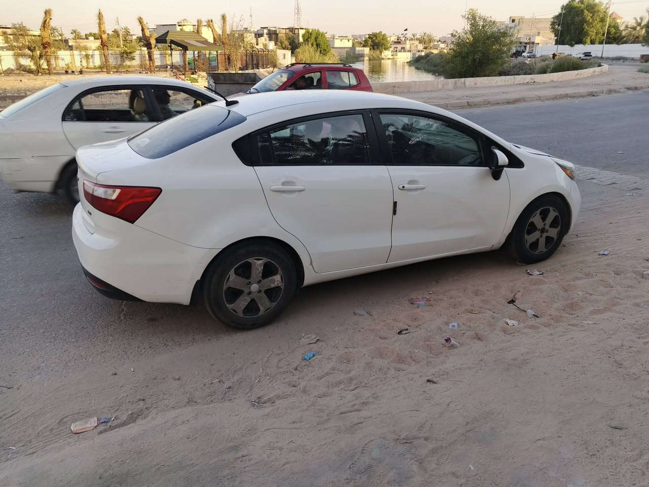 السلام عليكم كيا ريو 2014 وارد امريكي حادثها چاملق اماي جه السايق فقط مبدل بدون دواخل
مكينه بيه صوت راجز خفيف تبريد شغال بس تحطله غاز والسنويه صاقطه من 2023 
مكاني البصره ابو الخصيب السعر 73 وبيه مجال 
***********

