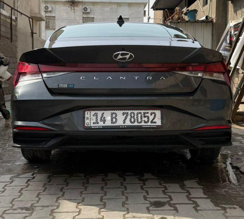 سياره الانترا موديل 23 رقمها بصرة معوقين ولد شاب (عوقه برجله) السيارة فول مواصفات عدا الفتحة(التنته) شاشه رادار تبريد ثلج بصمه تشغيل بصمه صندوك تخم تاير جديد سياره كفاله عامه فقط طخه خفيفه بالجاملغ الامامي محركها 2000دوش سياره ماشيه ٦٠ تقريرها تعمل وتسير من امريكا سعرها  ١٥٥ وبيها مجال بسيط كلش 
العنوان البصرة المعقل السكك
***********
