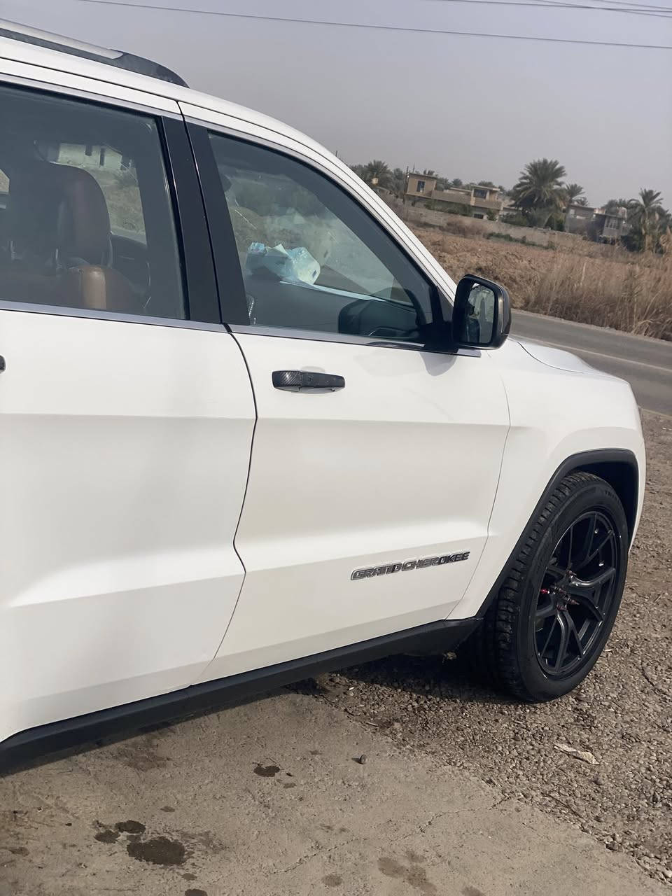 يا الله السلام عليكم اخوان جيب وارد امريكي 
موديل 14
رقم بغداد بسمي سنويه لل٢٦ شهر الثالث تنفذ 
سياره ماناقصه برغي محرك وكير واكسل كفاله كشرها بي البنيد مبدل مار SRT
وباب الجنطه بي صبغ
سياره مواصفاتها معروفه 
العنوان صلاح الدين بلد 
***********
***********
