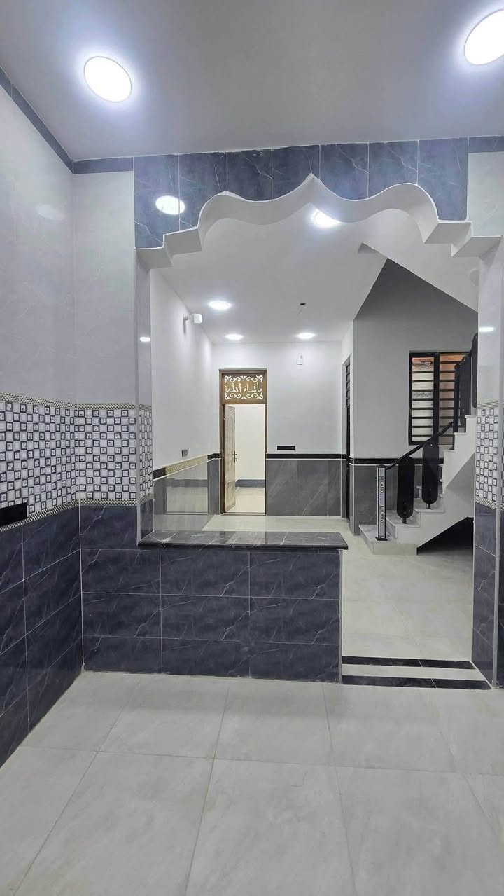🏠  دار الــبــيـع نـهـاونــد الاولى  🏠
   قرب صيانه الكهرباء بضهر شارع 20

   المساحه (100)متر يتكون الطابق ونص
   🏡غرفتين نوم وصالة+دبل فاليوم 🏡
        🏡 واستقبال ومطبخ  🏡
  🛁وصحيات خارجية 🚿وداخلية 🚽

  للاستفسار مراسلة الصفحه او الاتصال
على تليكرام  (📲***********
