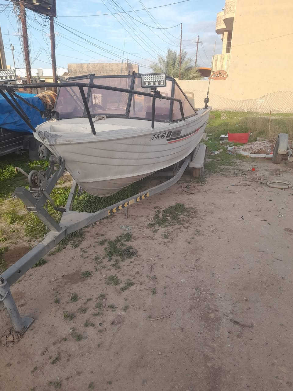 السلام عليكم
زورق جاهز اللمنيوم
محرك ١١٥ 
مامفتوح
السعر  ٨٠ ورقه
رقم الموبايل 
***********
