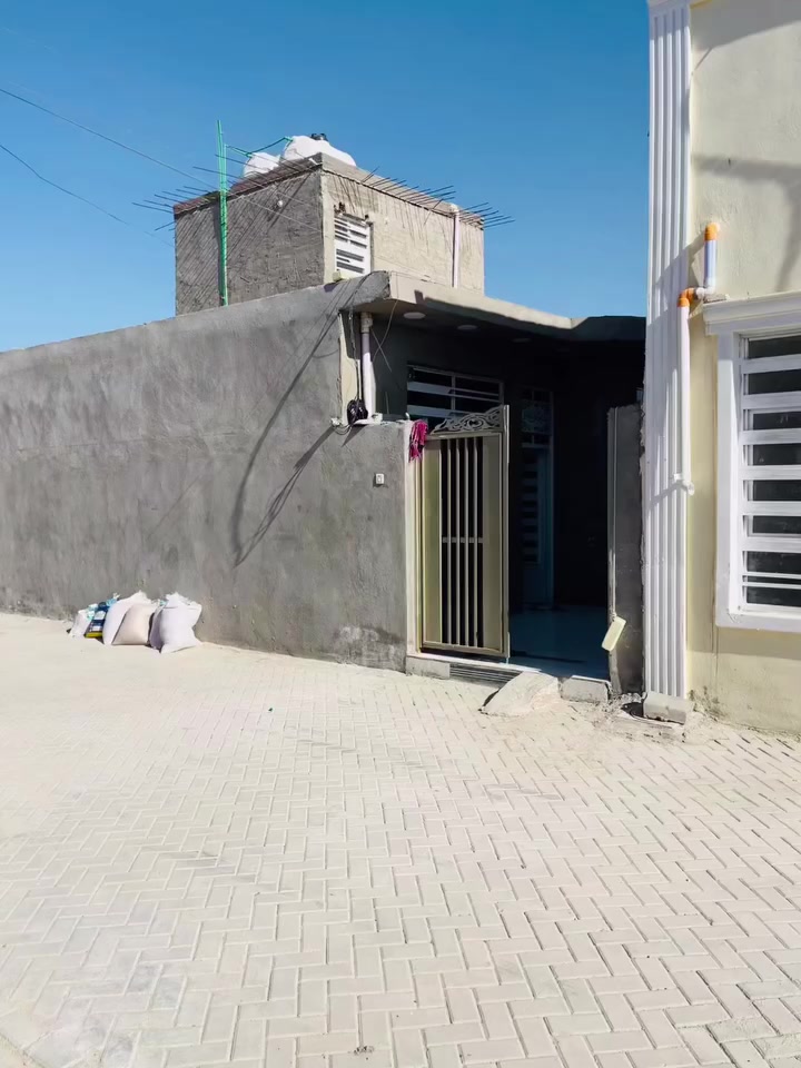 بيت للبيع 150 متر طابو زراعي سند 25 العنوان سبع قصور شارع ابو علي قرب جامع الحمزه سعر 75 وبي مجال ***********
