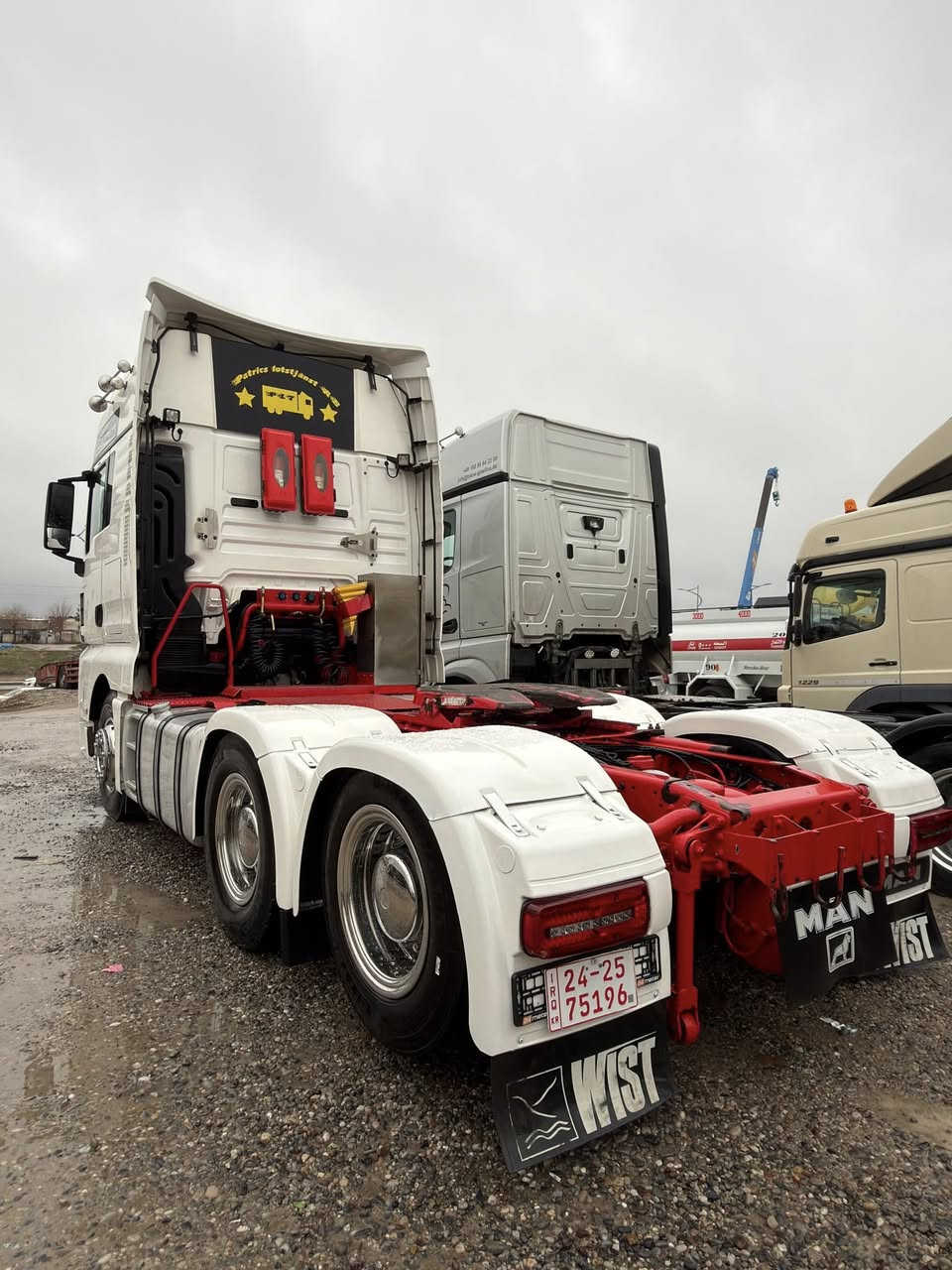 مان بيرڤان 
موديل 2016
حجم 26-480
كير اوتوماتيك ريتايدر
كاميرا حساس ثلاجه رادار 
سحال دبل تاير بيلادي
لايت زينون
امبريفاير انڤكتركاربا
مكان السيارة السليمانيه 
***********
