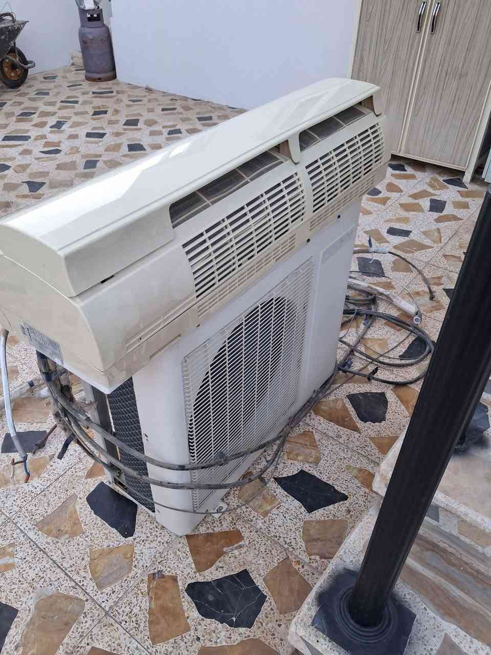 للبيع سبلت 2.5 طن شغال كل عيب مابي
سعر 300 الف كركوك شوراو 
***********
***********
