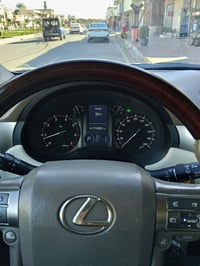 لكزز GX460   موديل 2014 بريم بريم اصل باب اول    سيارة داخل ابيض اوف و...