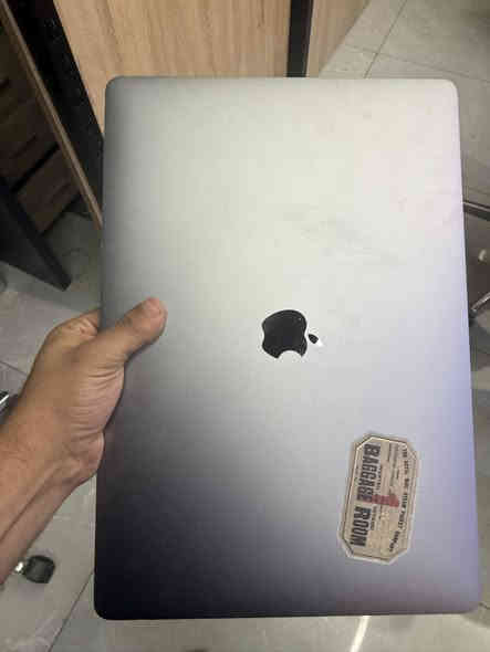 ماك بوك برو 2019
ماك بوك برو تچ بار  اكبر حجم

I9
رام 32
هارد 1t
القطعه نضافه 99%
بطارية نورمال
السعر 880الف
***********
