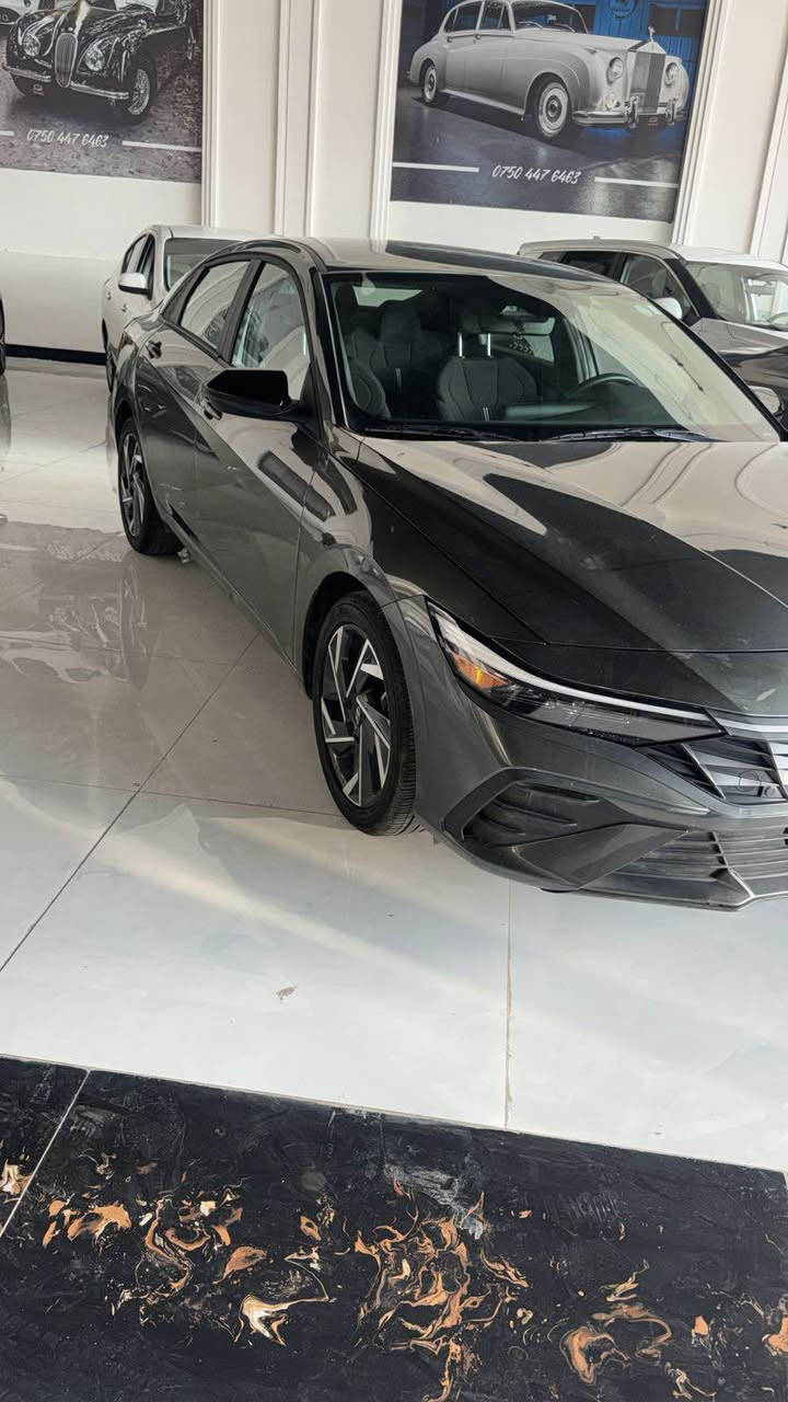 HYUNDAI ELANTRA 2025 SEL
بجم كبس
بدون ايرباك 
بدون دواخل و شاصي
جملغ و باب خلفي صبغ 
ماشية 27 الف ميل
موصفات SEL 
بصمة 
ابواب بصمة 
تشغيل من بعيد 
لايتات LED
شاشة 
گيج الكتروني 
صندوق شفت 
رادار خلفي 
رادار امامي 
رادار جانبي
سعر 140$
***********
مكان سيارة : أربيل أربيل, العراق

