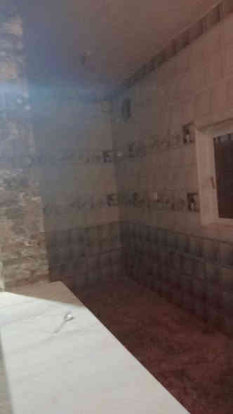 مشتمل للايجار المساحه ١٠٠متربحتوي على غرفتين نوم وكلدور وصاله ومطبخ وصحيات العنوان حي الشهداء نهايه شارع الحسينيه للاستفسار اكثر الاتصال على الرقم التالي ***********
