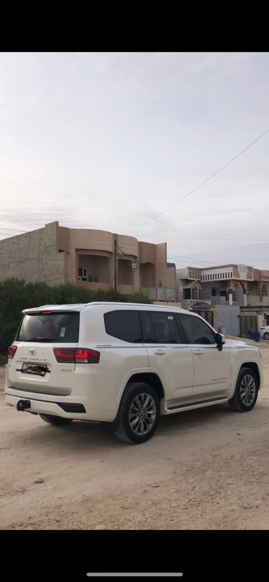 سلام عليكم
تيوتا GXR 2023 يابان ساز باب اول 

السياره فول 1/1

سلايت روف طكتين 

6 بصمات

دخول ذكي

صندوق كهربأي 

شاشه كبيره 9 انج اندرويد اوتو + ابل كاربلاي 

كامره رجوع + حساسات اماميه وخلفيه 

كشنات جلد 

اشاير بل مري 

مري شفط + تدفأه

كشنات بحركه كهربأيه اماميه 

شاشات خلفيه 

4 قطع تبريد دجتال كل راكب يتحكم 

7 راكب 

كشافات ضباب 

شباك امامي كروم 

 فور ويل 

ويل  18 انج المنيوم 

دواسات جانبيه كروم

ليد نهاري DRL + زينون 

مثبت سرعه رادار 

مانع تصادم 

تدفأه +تبريد بل مقاعد الاماميه 

TRC+VSCمانع انزلاق +ABS •

كاميرا 360 درجه - 4 كاميرا محيطه 

هاند بريك بصمه 

السياره مغلفين كشناتها وكاعياتها شامو 

مكينه كفاله

كير كفاله 

السياره بدون ضرر شرط الفحص🔦

مكينه 6 سلندر 4.0 بنزين VVT_i

كير 6 سرعات 

كروز سرعه

ثلاجه 

زراكات مال لايتات

السياره بلاديه ومالت طبيب يعني كلشي علا البلاد 

ممشا السياره 70 الف 

تحكم التبريد شاشه 

رقم اربيل بأسمي شرط التحويل 

للتفاوض ***********

حياكم الله
