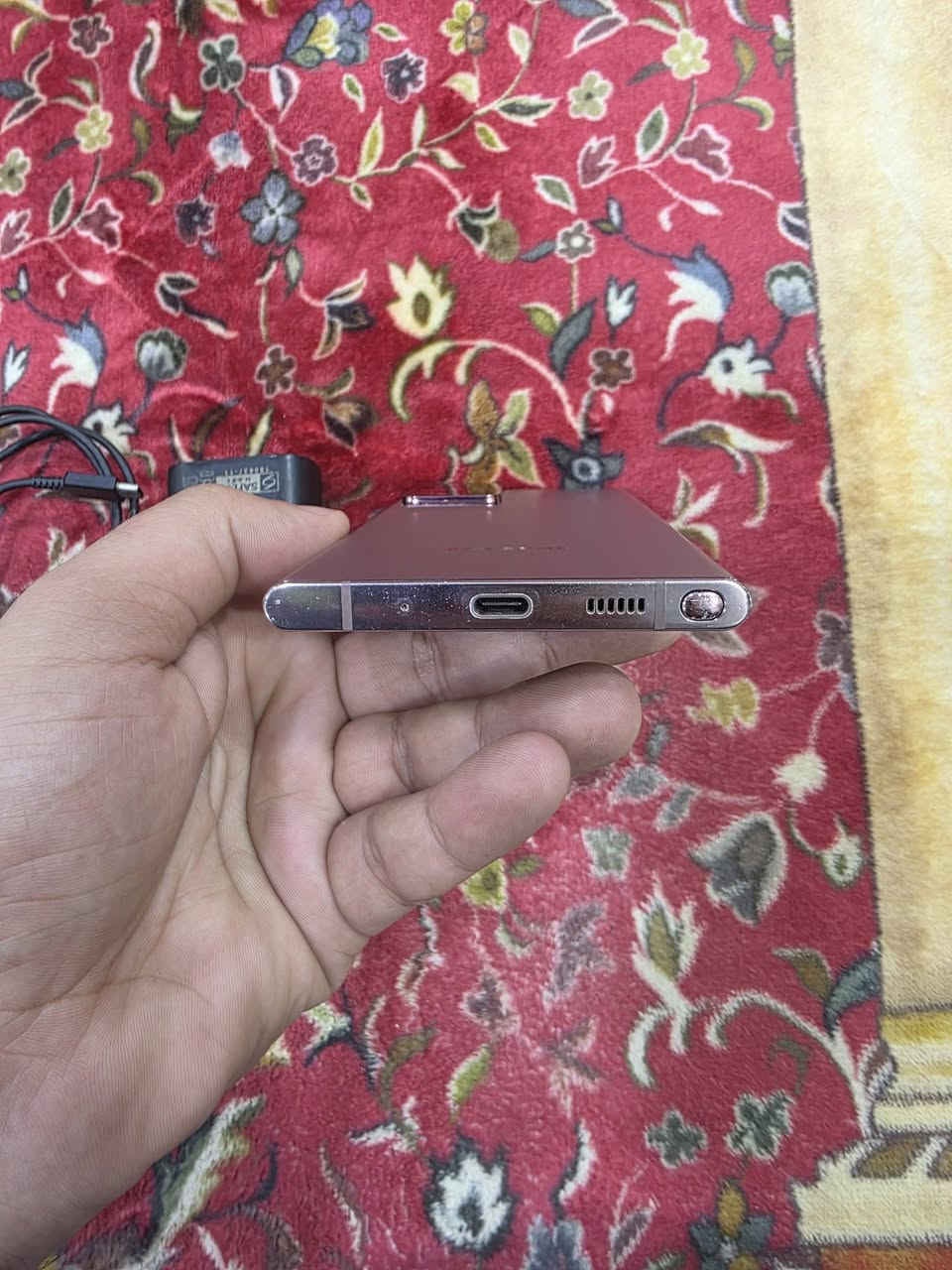 Samsung galaxy Note 20 ultra 
مستخدم نظافة 85% نسخة هونك كونك افضل نسخة خطين
مع كامل الملحقات الأصلية 
كارتون مطابق + شاحنة أصلية + كيبل
المواصفات 
المعالج: Qualcomm Snapdragon 865 Plus 7nm 
التخزين / 256 جيجا بايت 
الرام: 12 جيجا رام
الكاميرا: خلفية ثلاثية 108+12+12 م.ب. / امامية 10 م.ب.
الشاشة: 6.9 بوصة بدقة QHD+ ب
البطارية: 4500 مللي أمبير
الجهاز مكفول من التصليح او التبديل فقط نبالة القلم واكعة والقلم يشتغل السعر ٤٠٠ الف مكاني بغداد البلديات


**إذا كنت صاحب هذا الإعلان وتريد حذفه لأي سبب، رجاءا أرسل رسالة إلى الدعم الفني**