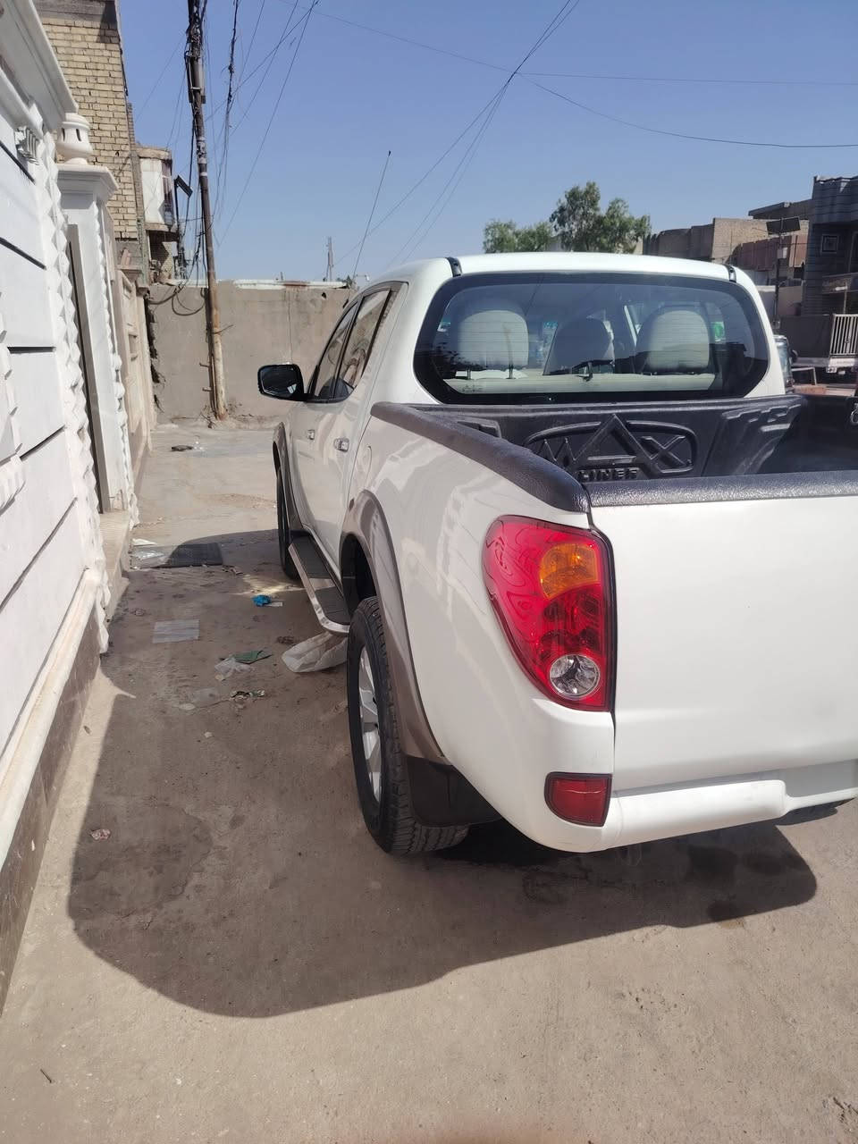 سلام عليكم بيكم مسيو بوشي فور ويل كير اوتماتيك السيارك بهية صبغ بل باب الخلفي ولبدي فقط والباقي كفالة من الصبغ وصار بيهة ضربة وسويتهة بل خشم مال شاصي الايم الادعامية ما واصل جوة سويتهة تعمير درجة اولة السيارة ماشية 63 الف حقيقي سعر السيارة ١٦٥ وبيهة مجال السيارة جديدة ***********
