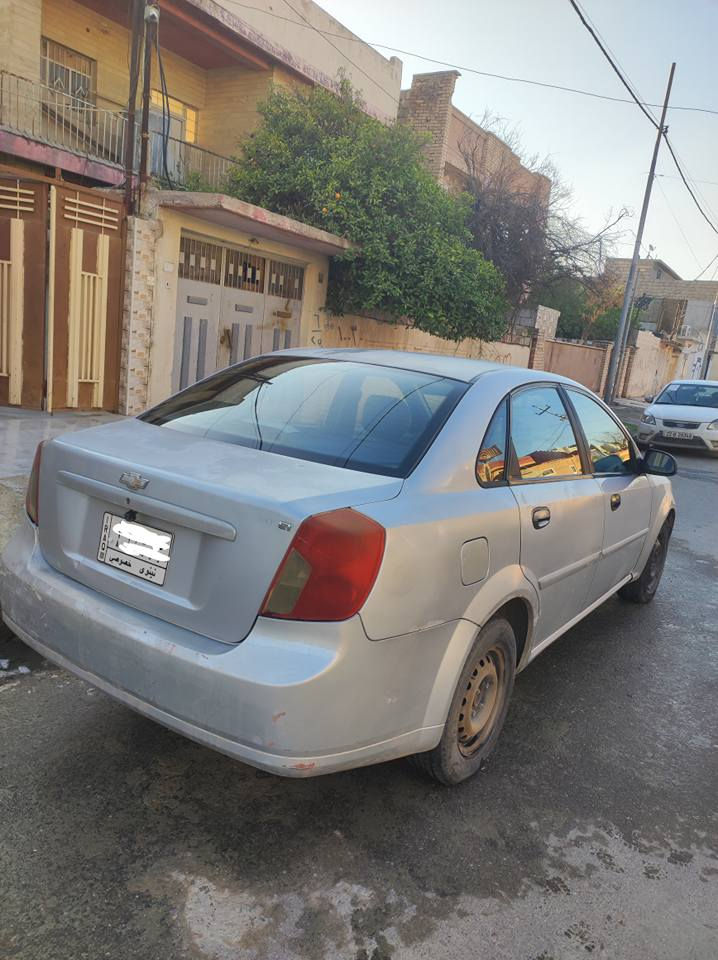 سيارة مال بيت وجاهزة 
والسيارة ما بيها ضرر فقط جاملغ جهة نفر صبغ خارجي
المحرك نظيف والكير نظيف.
وتبريد شغال 
سيارة باسم صاحبها
رقمها نينوى
كير عادي
مكاني الموصل جانب الأيسر 
للتواصل الاتصال على الرقم *********** موصل, نينوى
