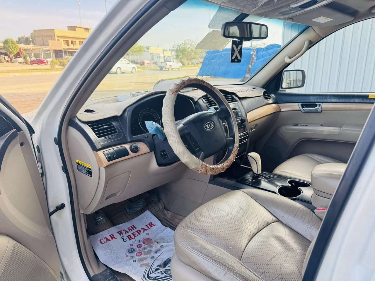 السلام عليكم 
للبيع كيا مهافي موديل 2011 كفاله عامه. ماشيه 132
الموصفات 
فتحه
بصمه 
كشنات جلد
كشنات كهرباء
كشنات تدفئه تبريد
كأمره
تحكم ستيران جهتين
مكينه 6 سلندر
سياره بيه موصفات بعد
العنوان بابل سده الهنديه 
***********
